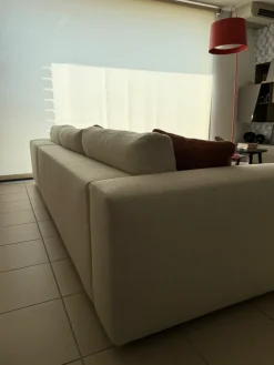 Outlet Divano Con penisola modello Urban 2 di con forte sconto Divani