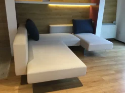 Divano con penisola modello Air di in offerta^Lago