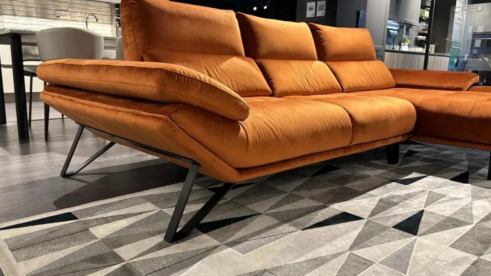 Sale Divano con penisola modello Fly di a prezzi convenienti Divani