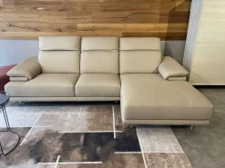 Calia Divano con penisola Orlando in Offerta Outlet- Divani