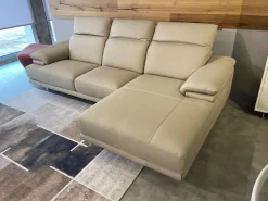 Calia Divano con penisola Orlando in Offerta Outlet- Divani