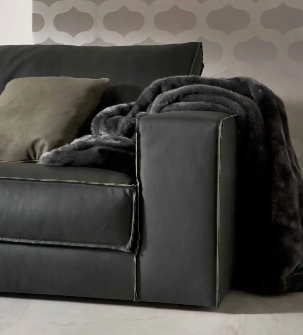 Divano con penisola pelle in misto piuma a prezzo Outlet^Md work New