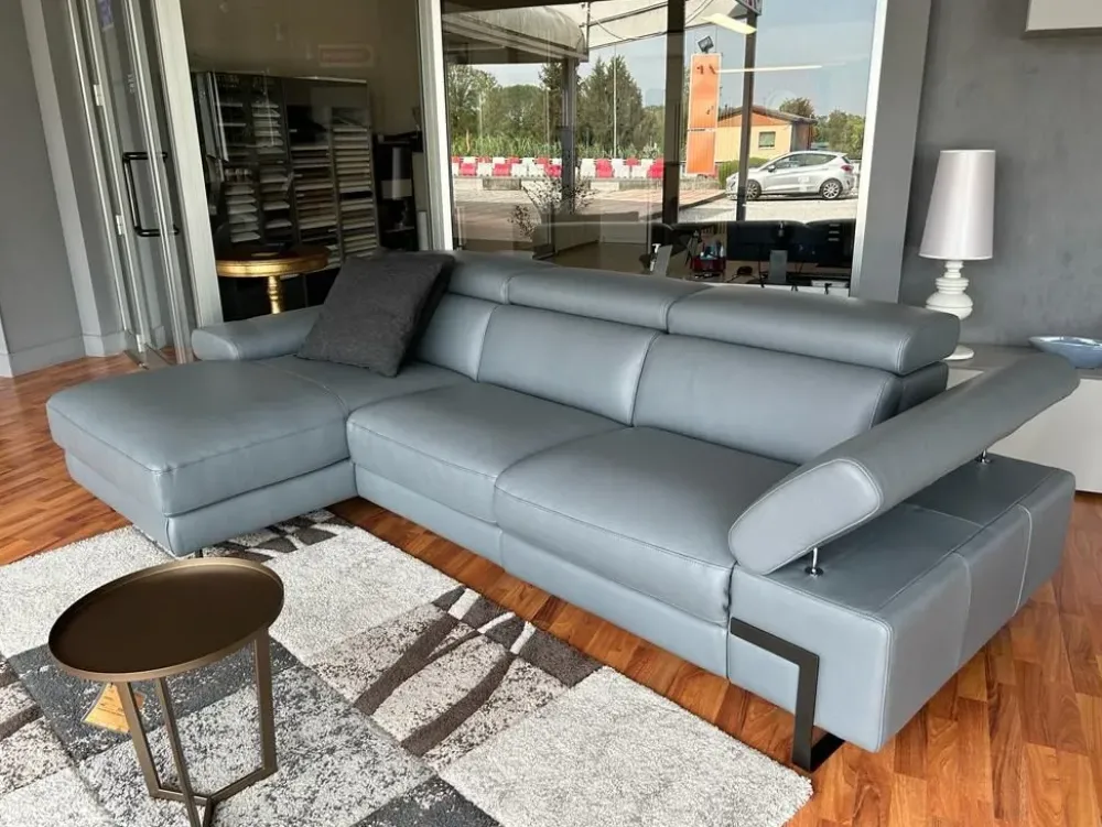 Divano con penisola pelle in poliuretano in Offerta Outlet^Doc Clearance