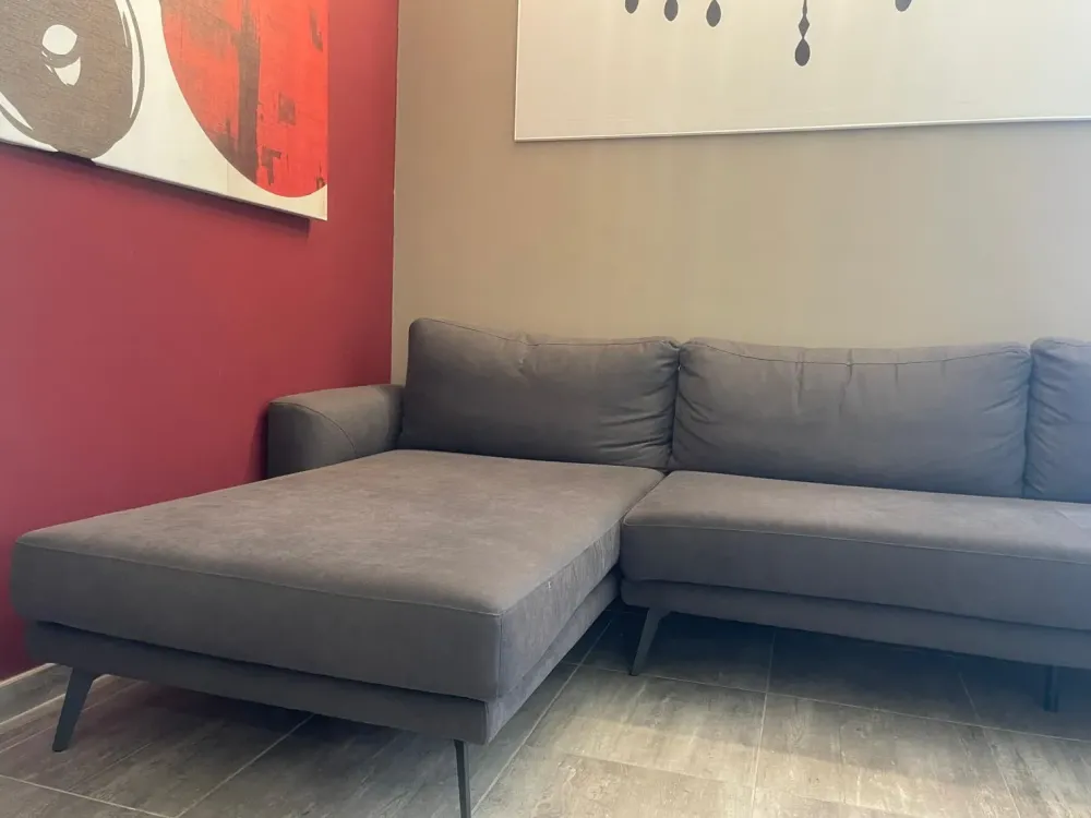 Divano Con penisola Philip 77 a 1700 Euro^Doimo Salotti New