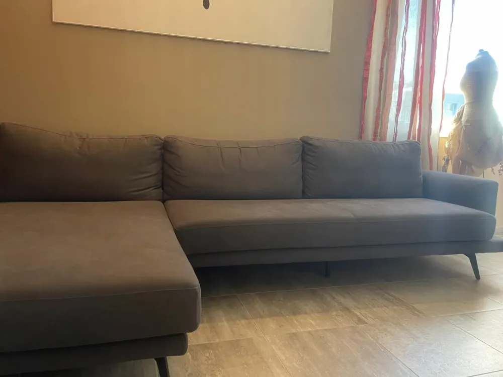 Divano Con penisola Philip 77 a 1700 Euro^Doimo Salotti New