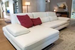 New Divano con penisola Serena a PREZZO OUTLET scontato del 45% Divani