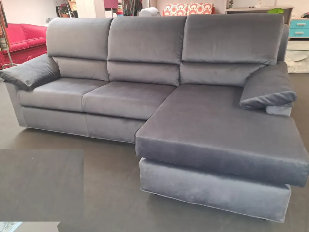 Divano con penisola Sun ad un prezzo vantaggioso^Samoa Hot