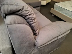 Divano con penisola Sun ad un prezzo vantaggioso^Samoa Hot