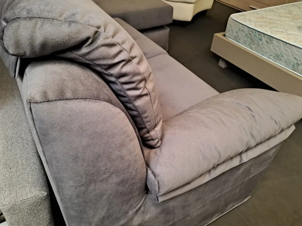 Divano con penisola Sun ad un prezzo vantaggioso^Samoa Hot