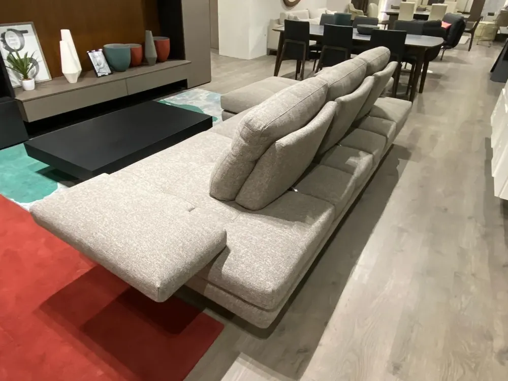 Online Divano con penisola Toby wing ad un prezzo conveniente Divani