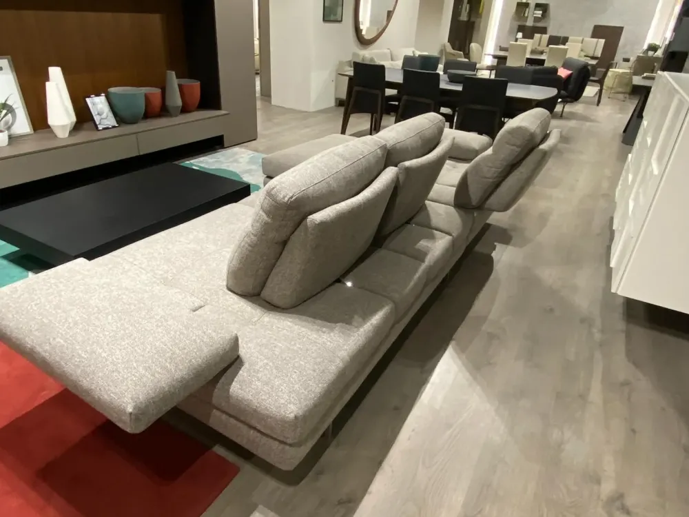 Online Divano con penisola Toby wing ad un prezzo conveniente Divani