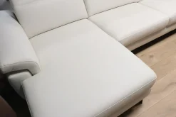 Divano con penisola Zeno ad un prezzo vantaggioso Divani