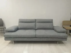 Calia Divano da 3 posti modello Divano toby wing spedibile di scontato- Divani