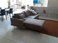 Doimo Salotti Divano da 5 posti modello Phlippe 77 di scontato- Divani