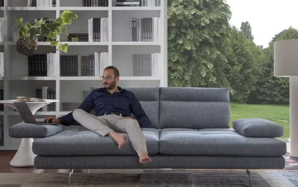 Divano da 3 posti modello Toby wing di scontato Divani