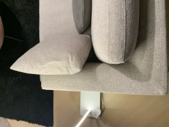 Outlet Divano design tessuto Flight di con sconto del - 30% Divani