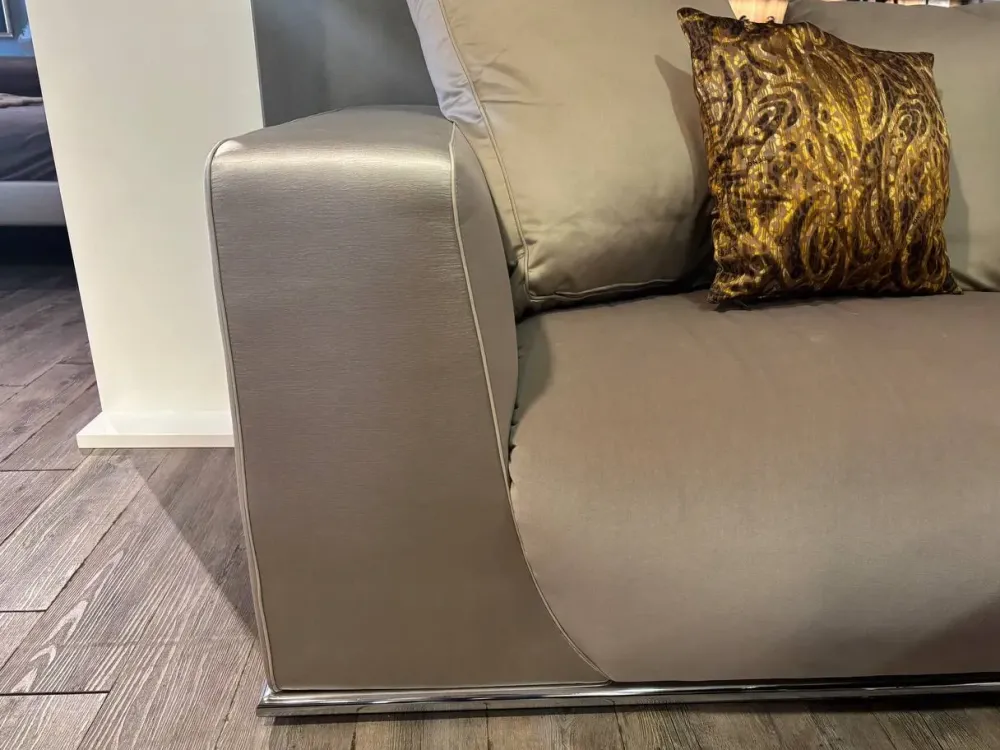 Online Divano Divano fendi ecopelle in poliuretano in Offerta Outlet Divani