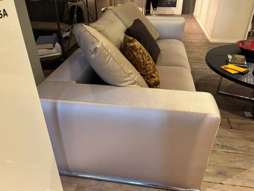 Online Divano Divano fendi ecopelle in poliuretano in Offerta Outlet Divani