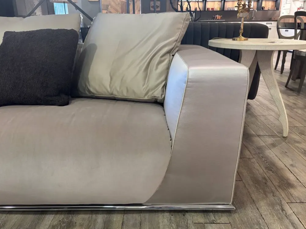 Online Divano Divano fendi ecopelle in poliuretano in Offerta Outlet Divani