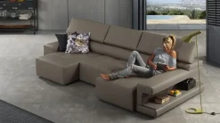 Excò Divano Divano mod.gigolò in pelle con sedute estraibili scontato del 50% in OFFERTA - 53%- Divani