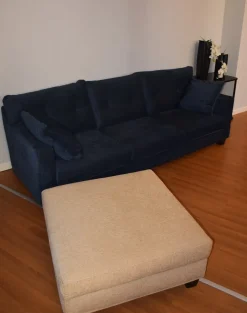 Divano Edoardo con pouf a PREZZO OUTLET Divani