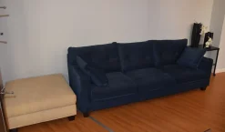 Divano Edoardo con pouf a PREZZO OUTLET Divani