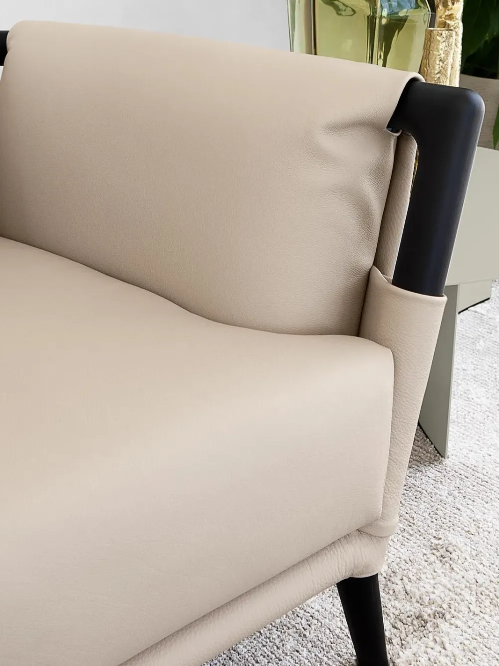 Sale Divano Gaudì in stile Design Con schienale a prezzi outlet Divani