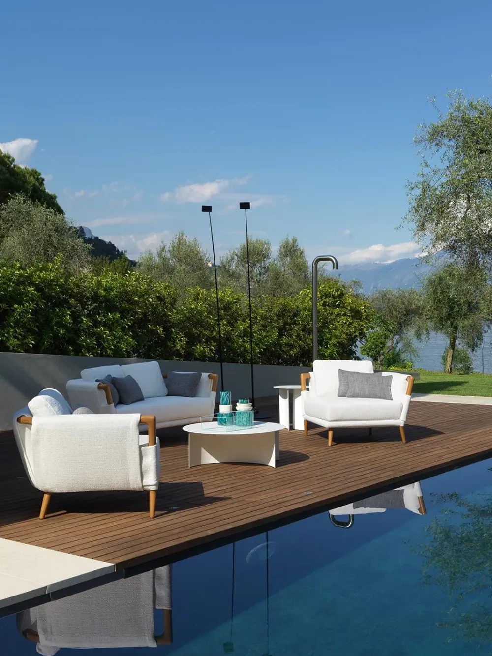 Sale Divano Gaudì in stile Design Con schienale a prezzi outlet Divani