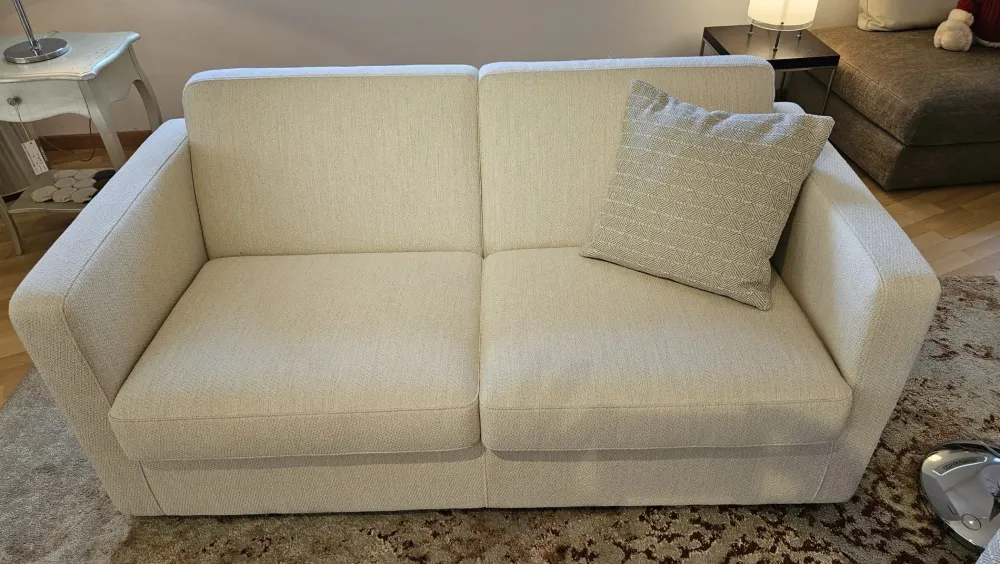 Online Divano Giorgy di in stile moderno a prezzo scontato Divani