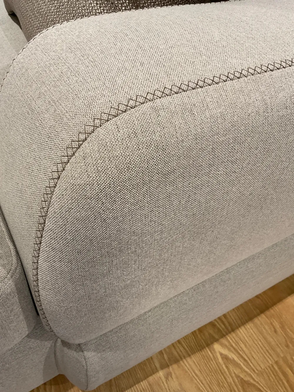 Sale Divano Graffiti tessuto in poliuretano a prezzo scontato Divani