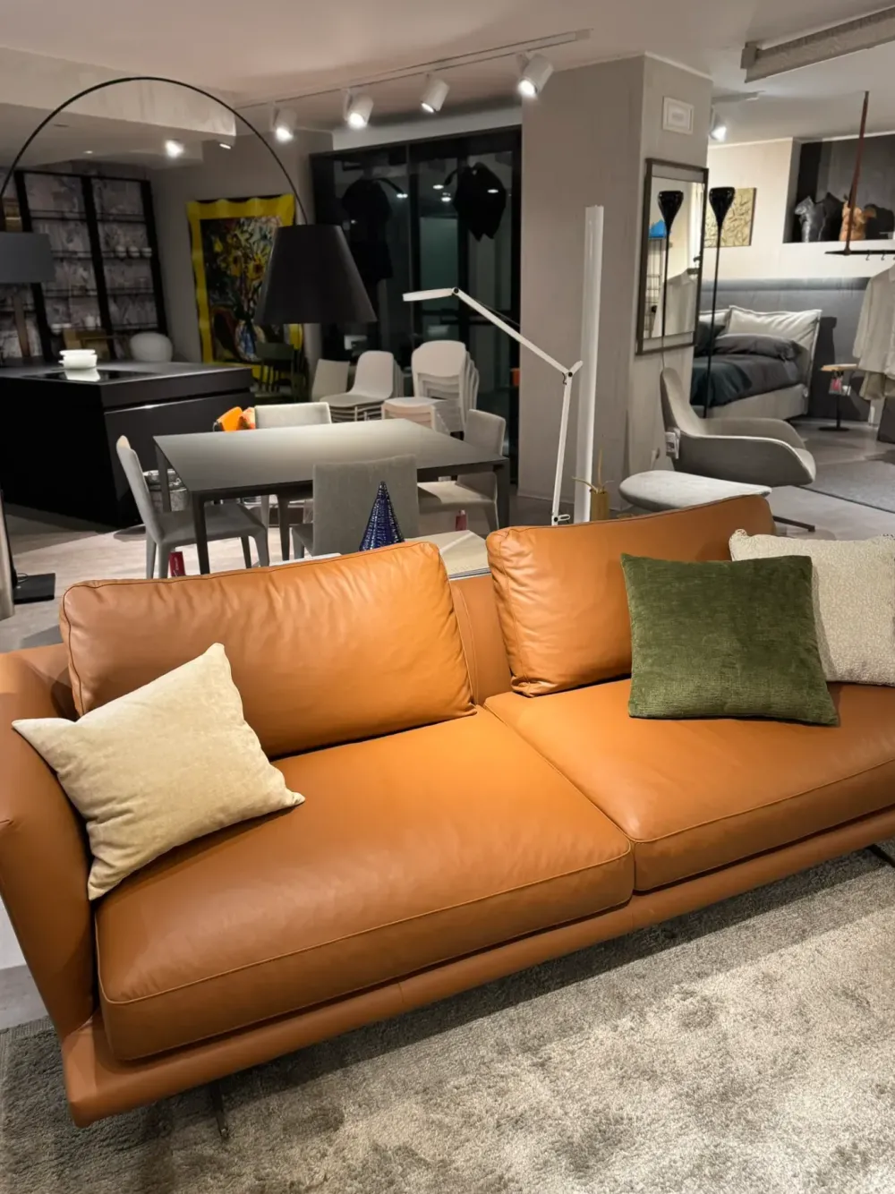 Outlet Divano in Pelle stile design modello Royal scontato - 54% Divani