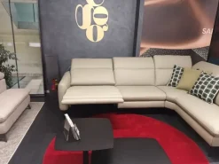 Clearance Divano in Pelle stile moderno modello Dusk scontato - 35% Divani