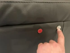 Doimo Salotti Divano in Pelle stile moderno modello William scontato - 60%- Divani