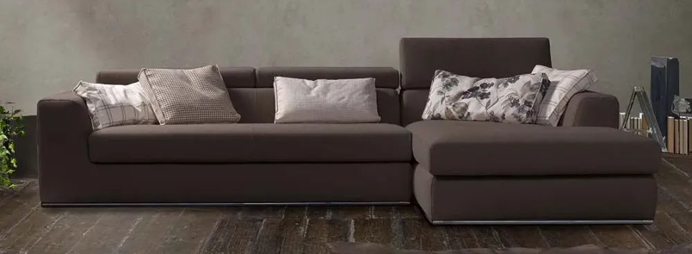 Divano in Tessuto Harrison con poggiatesta reclinabili di^Pandolfi New