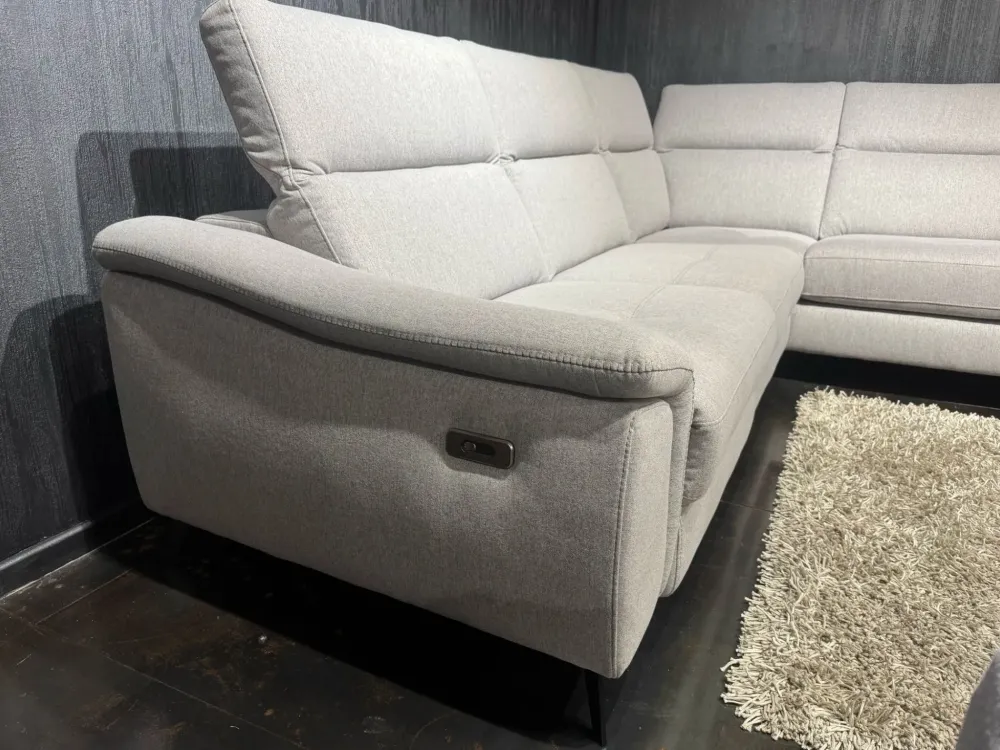 Divano in Tessuto stile moderno modello Pepe scontato - 34%^Le Comfort New