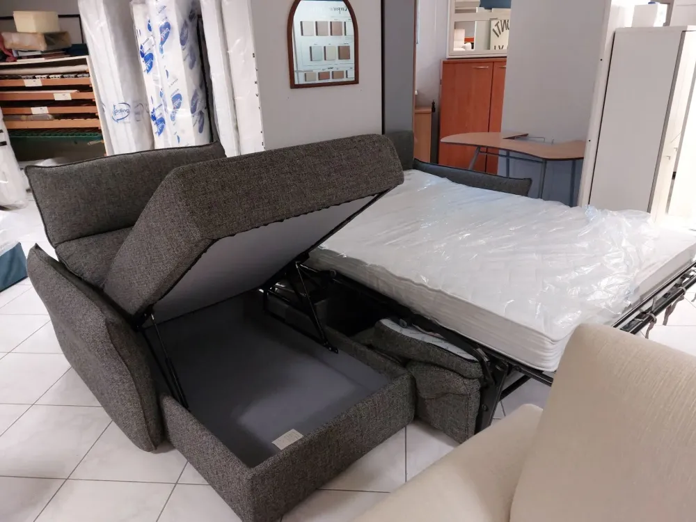 Clearance Divano in Tessuto stile moderno modello Bormio comfort scontato - 37% Divani
