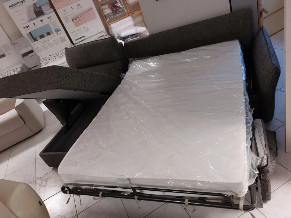 Clearance Divano in Tessuto stile moderno modello Bormio comfort scontato - 37% Divani