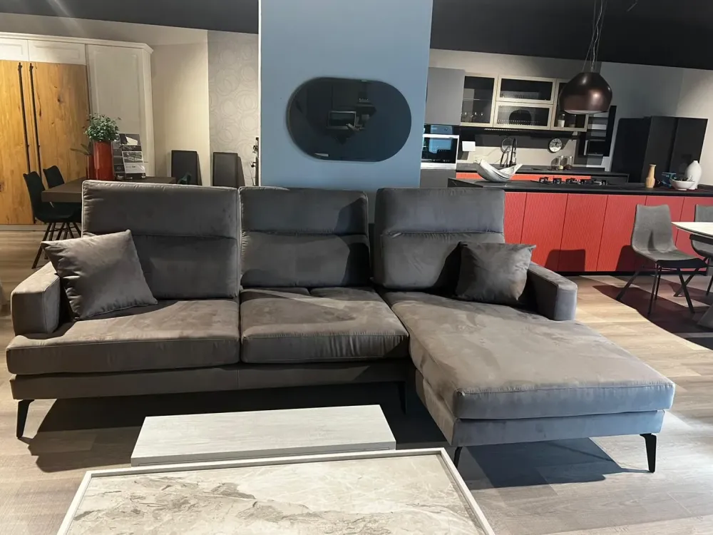 Gienne Divano in Tessuto stile moderno modello Divano modello akira scontato - 40%- Divani