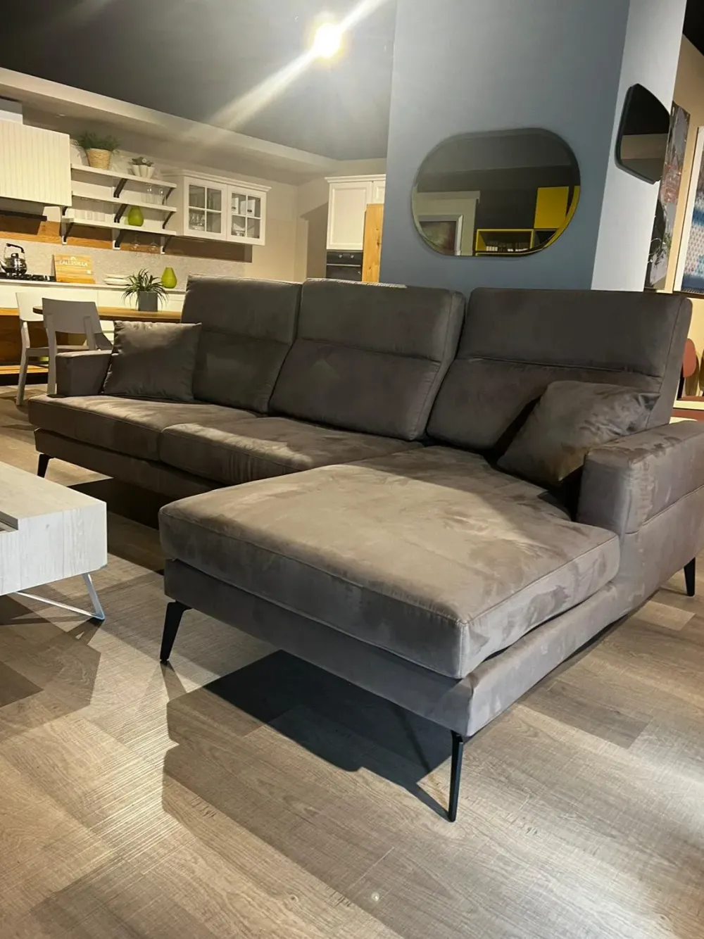 Gienne Divano in Tessuto stile moderno modello Divano modello akira scontato - 40%- Divani