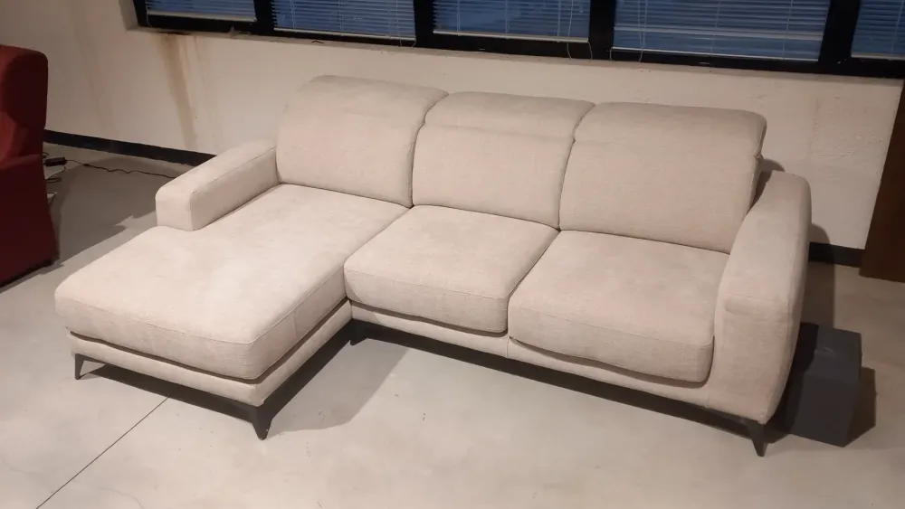 Hot Divano Kris di in stile moderno a prezzo scontato Divani