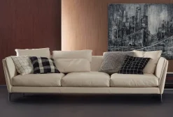 Divano Lineare a 3 posti Bretagne di : prezzo su richiesta^Poltrona Frau Outlet