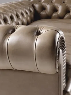 Divano Lineare a 3 posti Chester one di : prezzo su richiesta^Poltrona Frau New