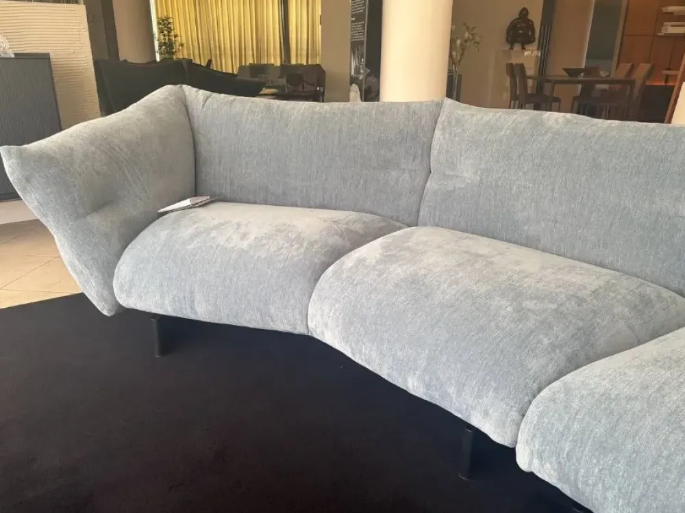 Best Divano Lineare a 4 posti Moncloud di : prezzo su richiesta Divani