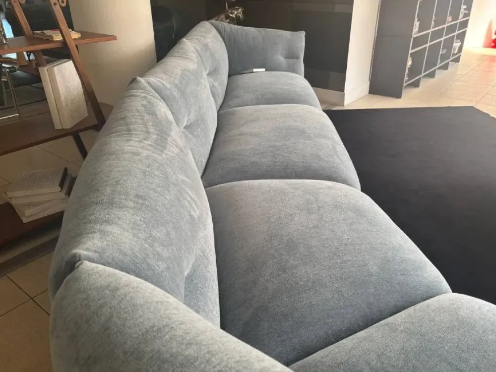 Best Divano Lineare a 4 posti Moncloud di : prezzo su richiesta Divani