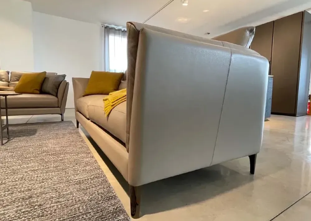 Divano Lineare Bretagne di a prezzo ribassato^Poltrona Frau Discount