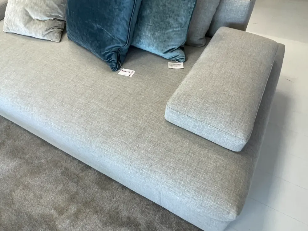 Divano Lineare Divano desire'e mod glow in di a prezzo ribassato^Desirèe Hot