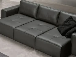 Excò Divano Lineare Divano mod.klauss con sedute estraibili rivestito in pelle fiore in promo-sconto del 50% a 2490 Euro- Divani