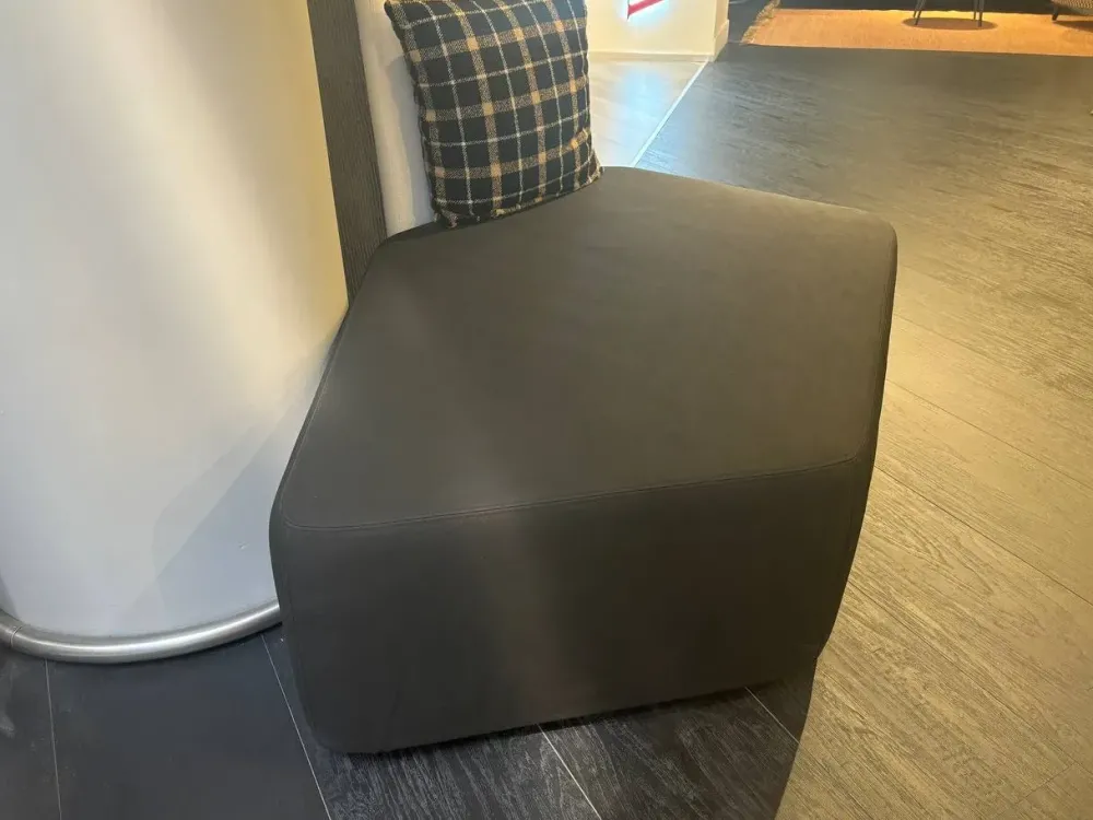 Divano Lineare Grimm in Offerta Outlet a 1175€^Casamania by Frezza Clearance