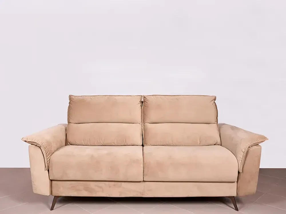 Outlet Divano Lineare Heros ad un prezzo imperdibile Divani