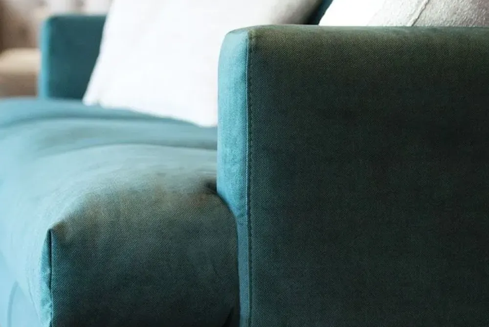 Divano Lineare modello Divano piuma velluto di in offerta^Md work Online